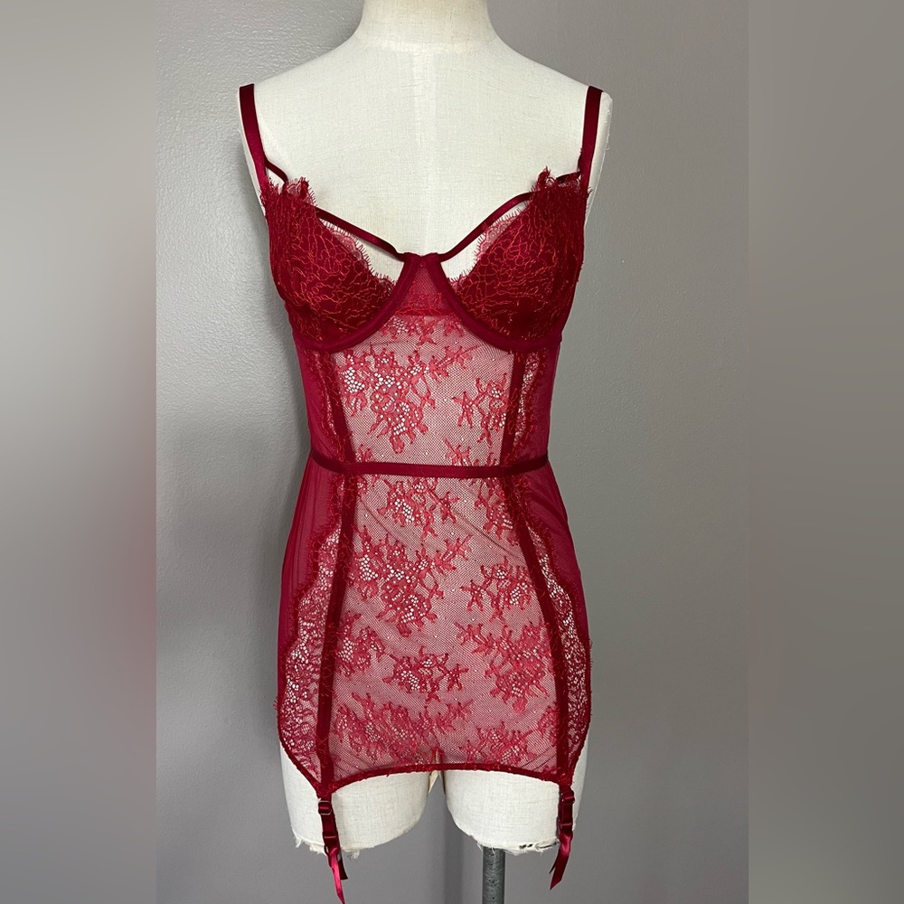 34D Victoria’s Secret red lace corset bustier lingerie teddy suspender garter
